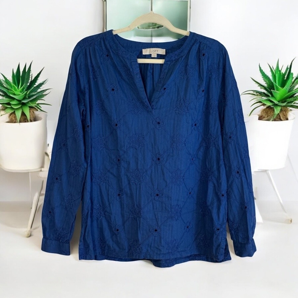 LOFT Blue Eyelet SMALL Embroidered Long Sleeve Blouse Top Shirt Womens